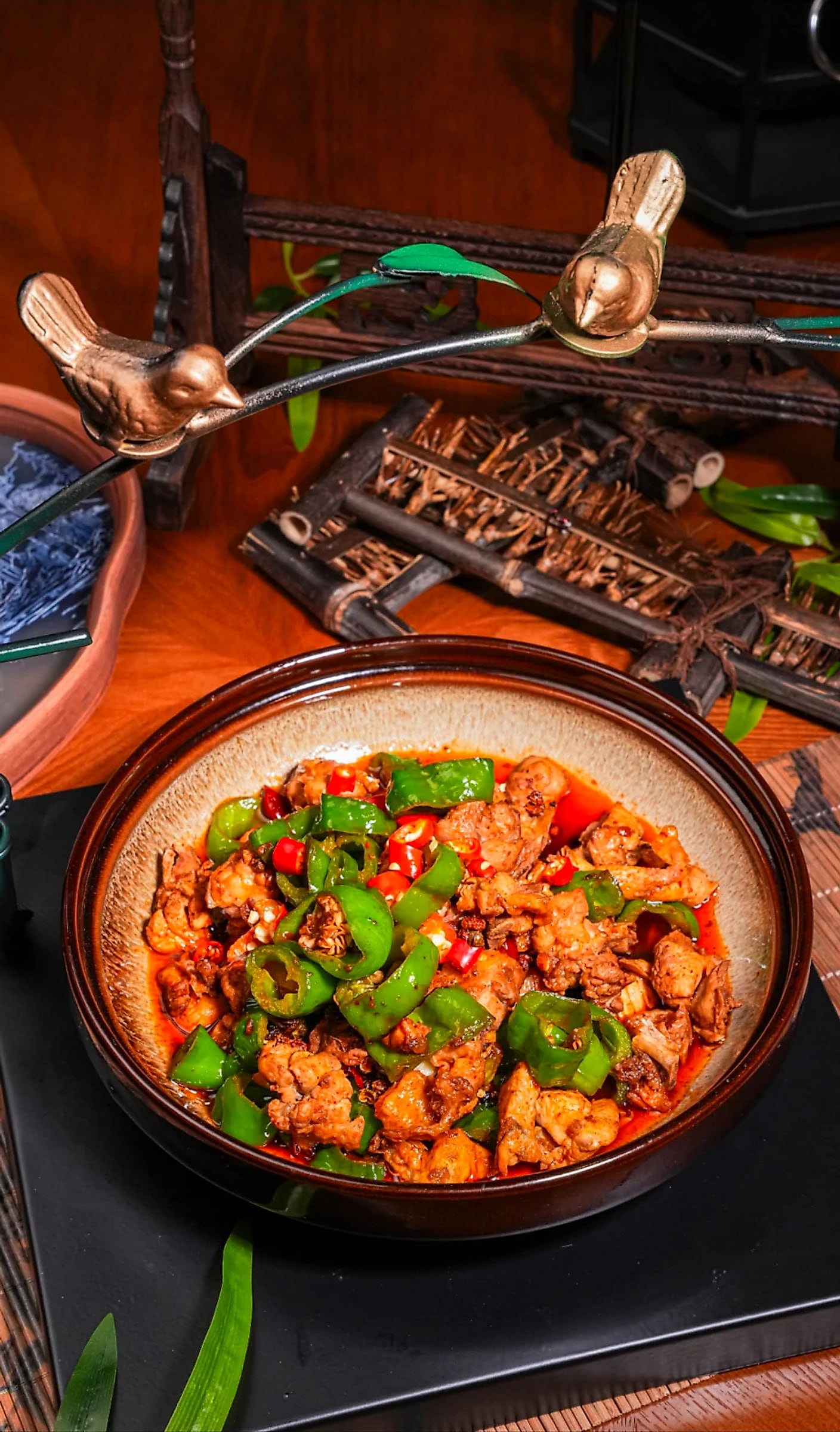 青花椒炒仔鸡 · Stir-Fried Chicken with Green Sichuan Peppercorns