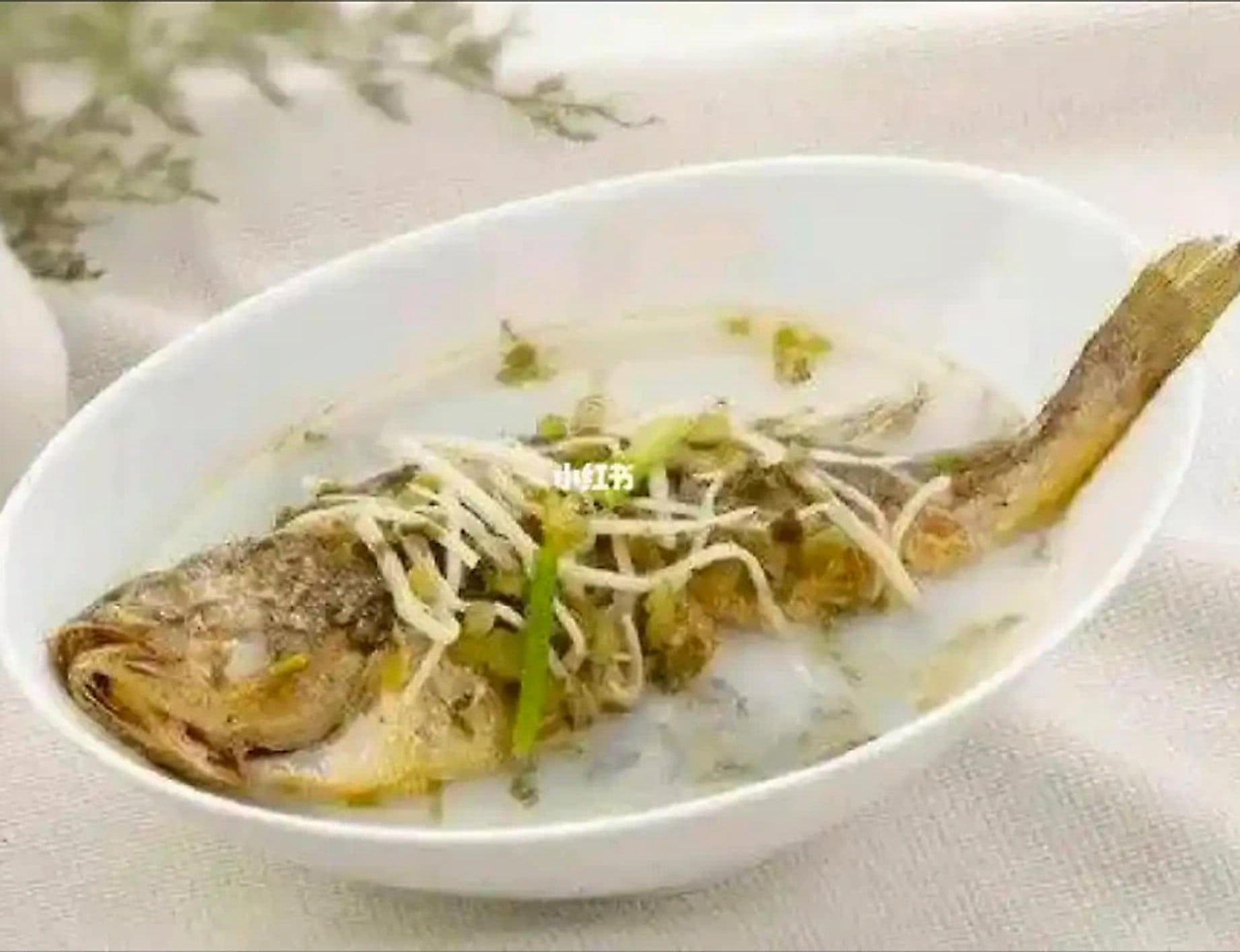 东海黄鱼烧豆腐 · Braised Yellow Croaker with Tofu